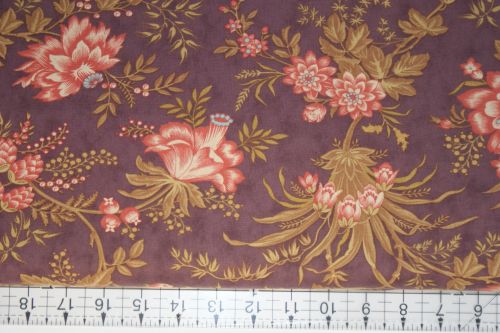 ATELIER MO4405214 LARGE RED FLOWERS ON MAROON